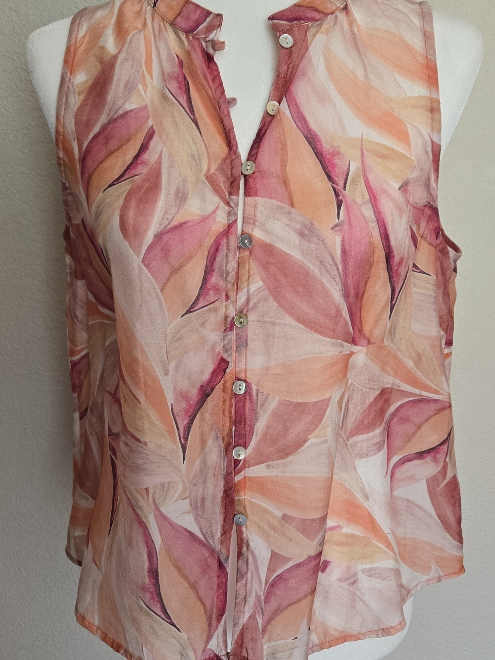 Bella Dahl Sleeveless Blouse -  Painted Leaves, Size Small